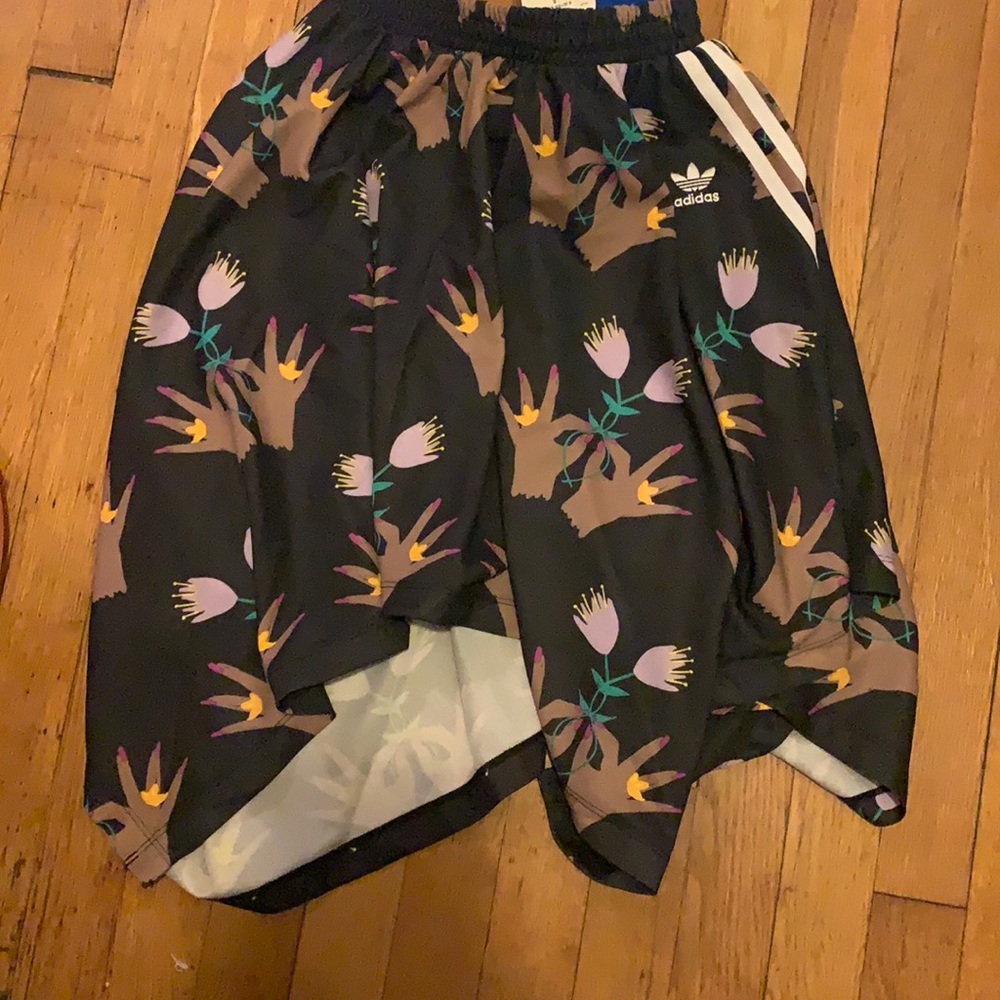 Cute athletic skirt.